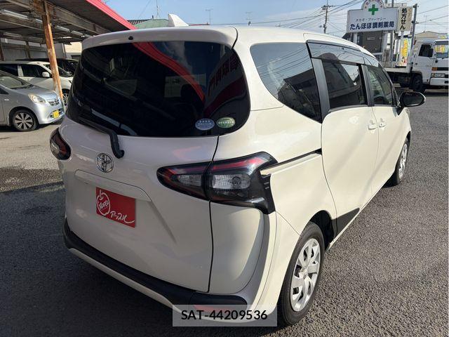 Toyota SIENTA 2015-09 8563542-5