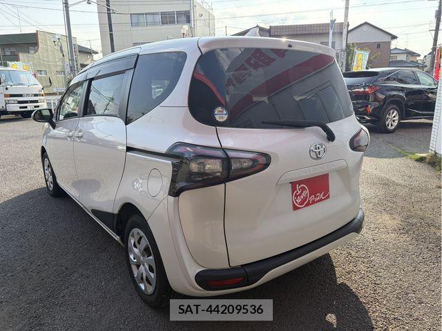 Toyota SIENTA 2015-09 8563542-7