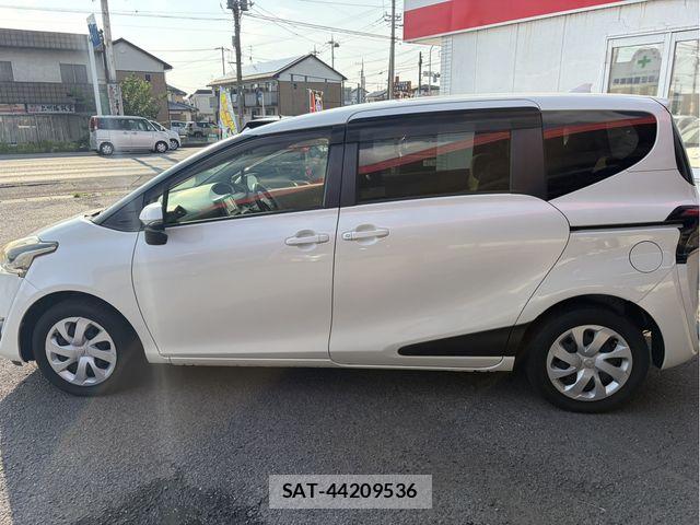 Toyota SIENTA 2015-09 8563542-8