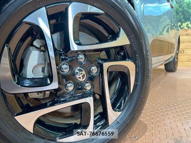 Toyota SIENTA 2025-11 8563533-12