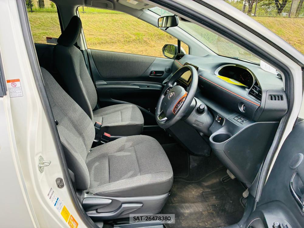 Toyota SIENTA 2019-06 8329517-11