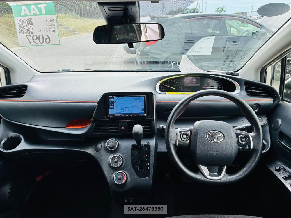Toyota SIENTA 2019-06 8329517-12