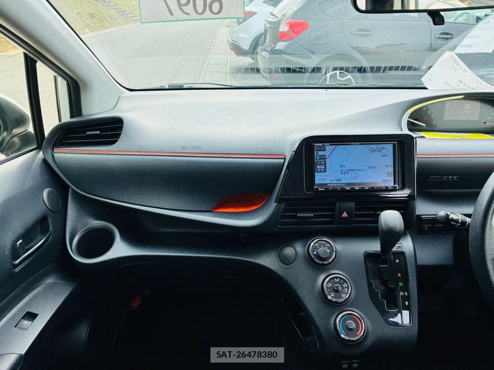 Toyota SIENTA 2019-06 8329517-16