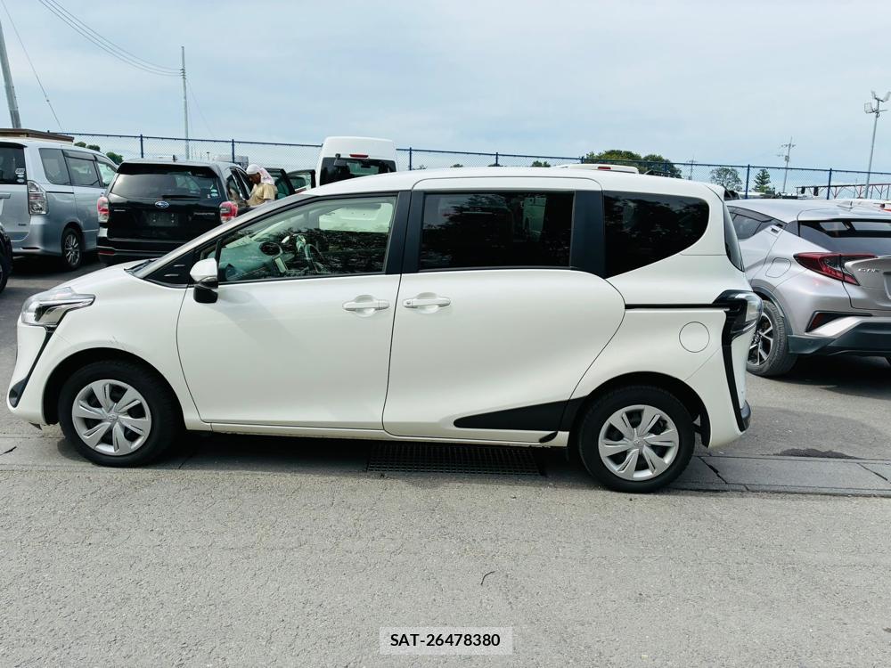 Toyota SIENTA 2019-06 8329517-1