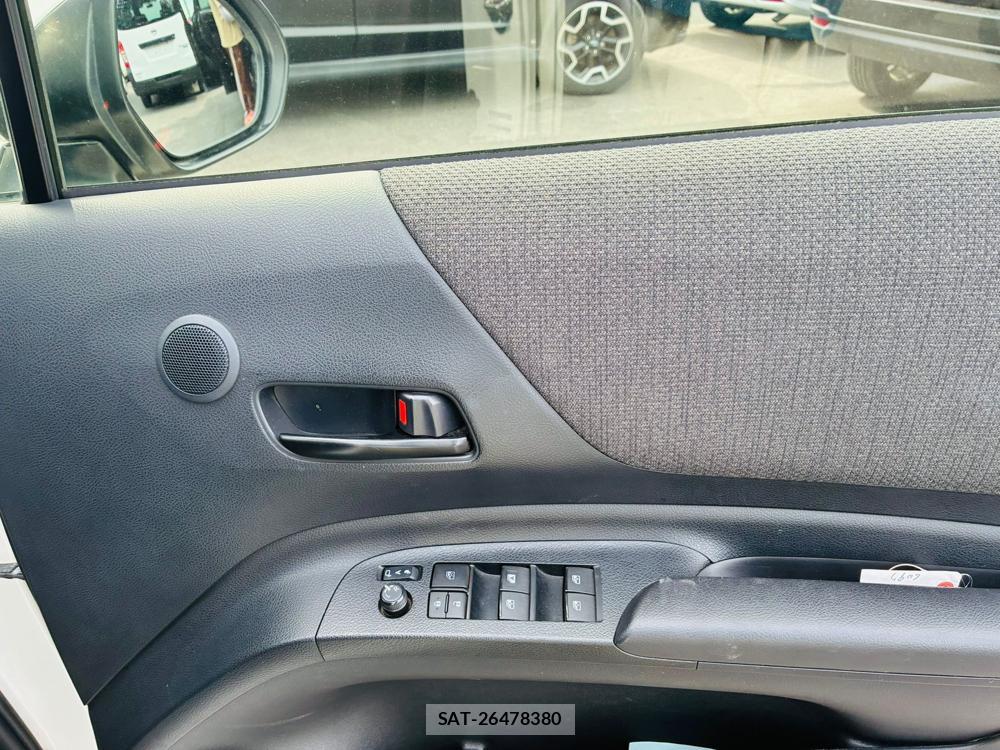 Toyota SIENTA 2019-06 8329517-20