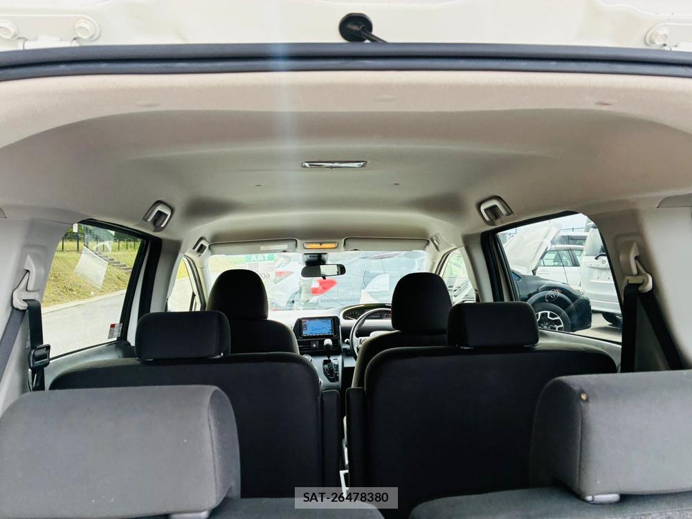 Toyota SIENTA 2019-06 8329517-22
