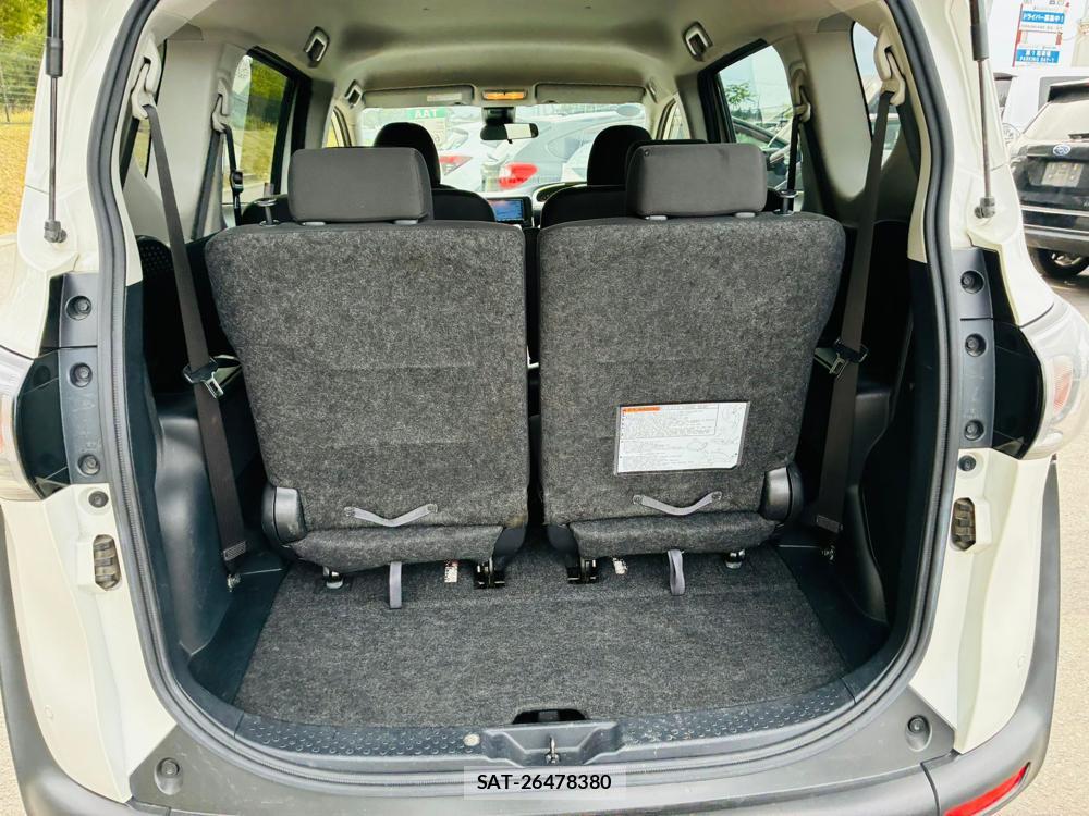 Toyota SIENTA 2019-06 8329517-23