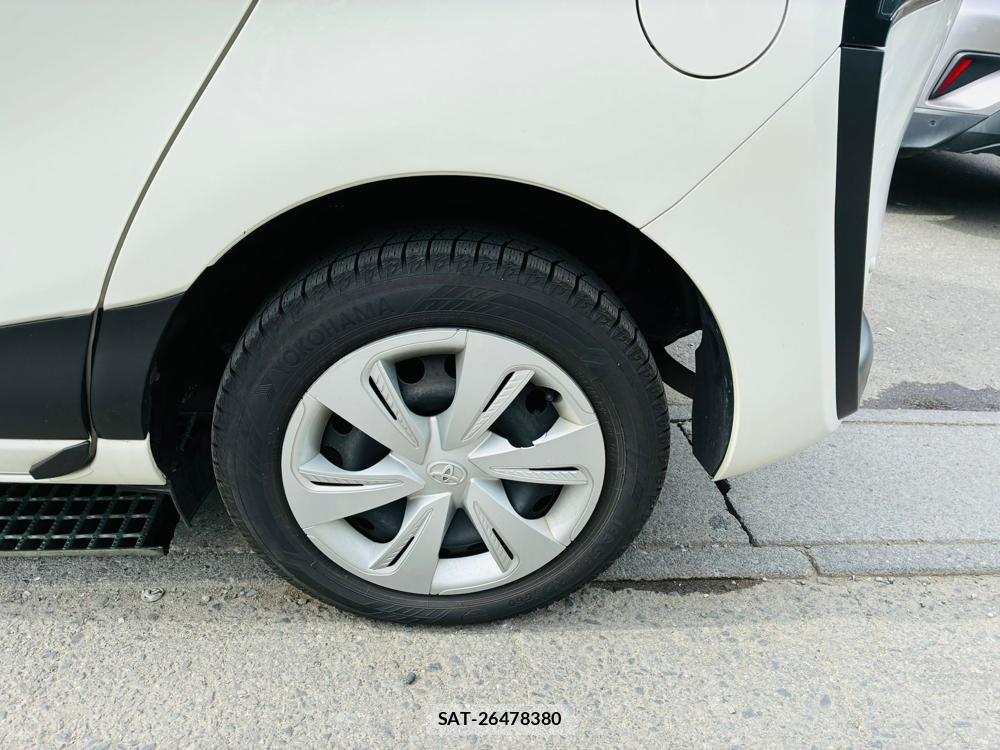 Toyota SIENTA 2019-06 8329517-28