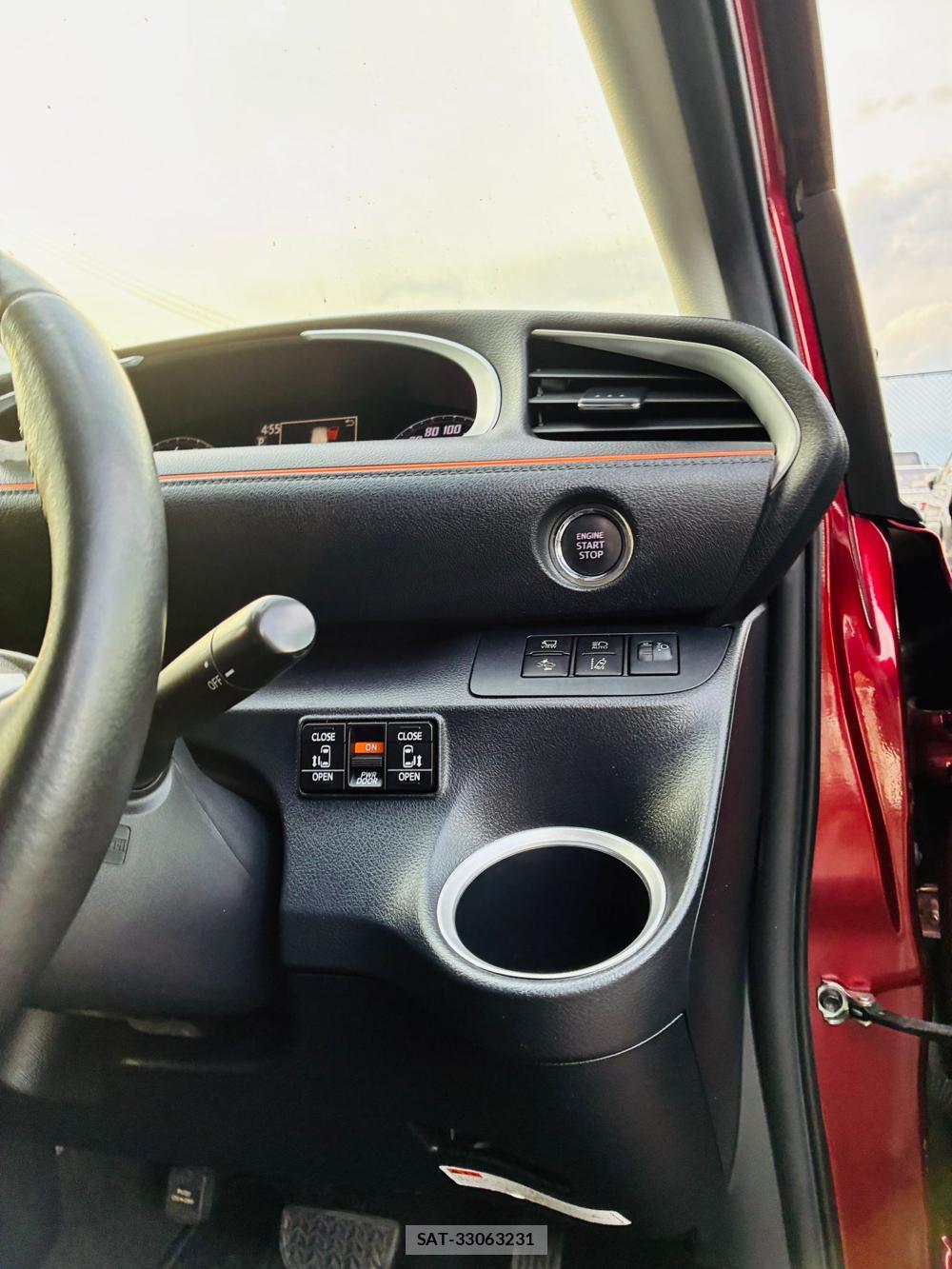 Toyota SIENTA 2019-02 8484639-16