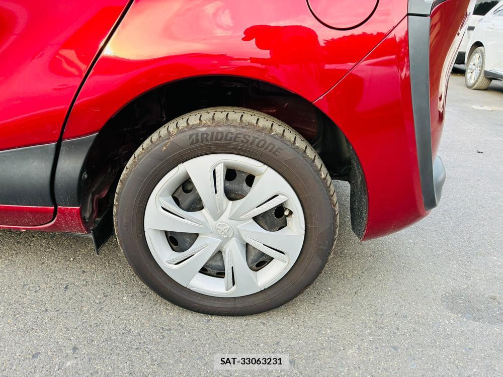 Toyota SIENTA 2019-02 8484639-31
