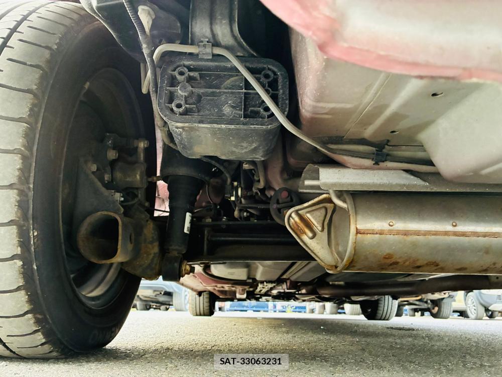 Toyota SIENTA 2019-02 8484639-36