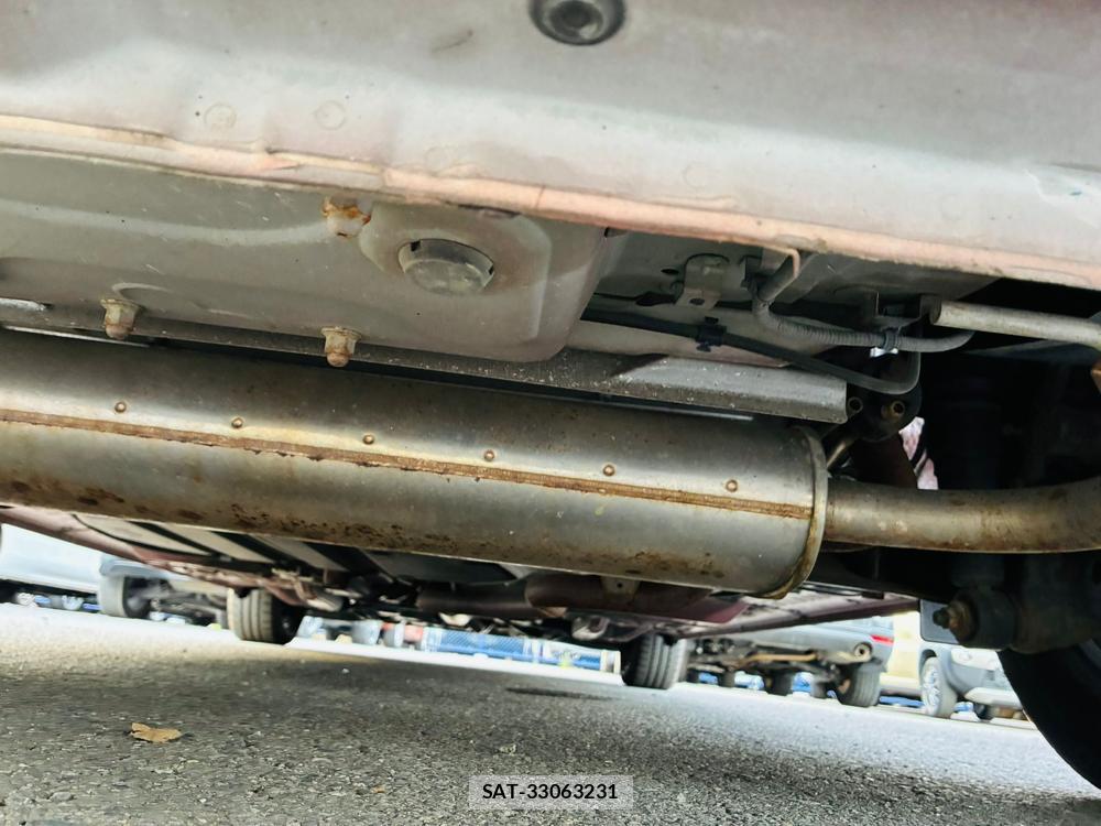 Toyota SIENTA 2019-02 8484639-37