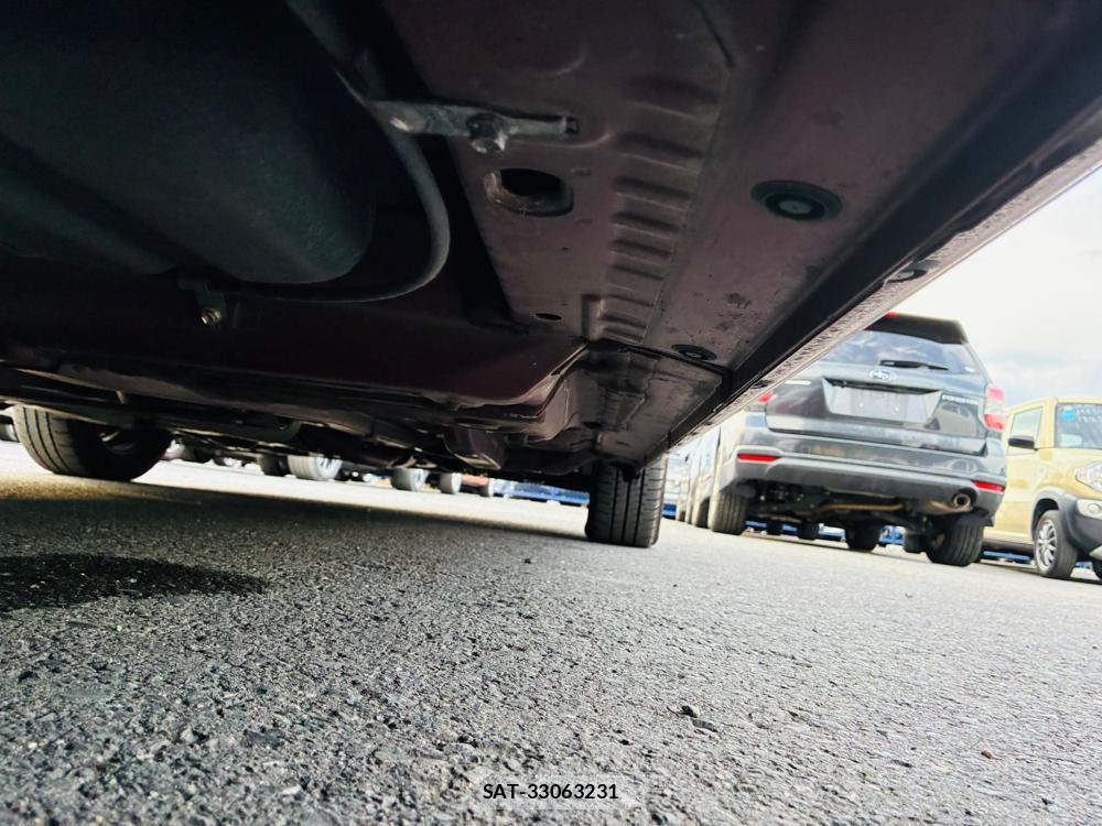 Toyota SIENTA 2019-02 8484639-38
