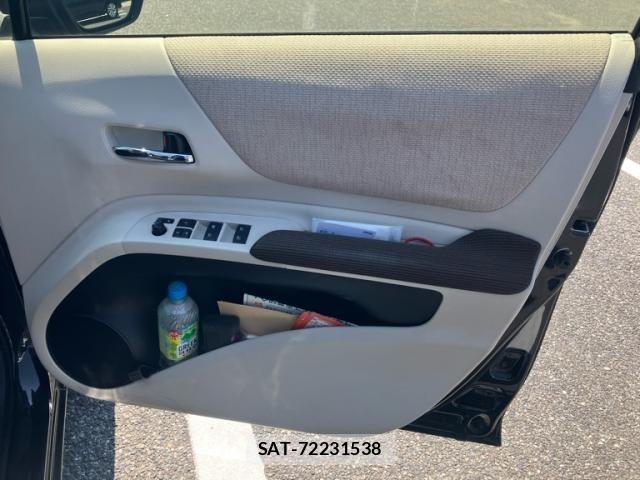 Toyota SIENTA 2016-01 8628885-13