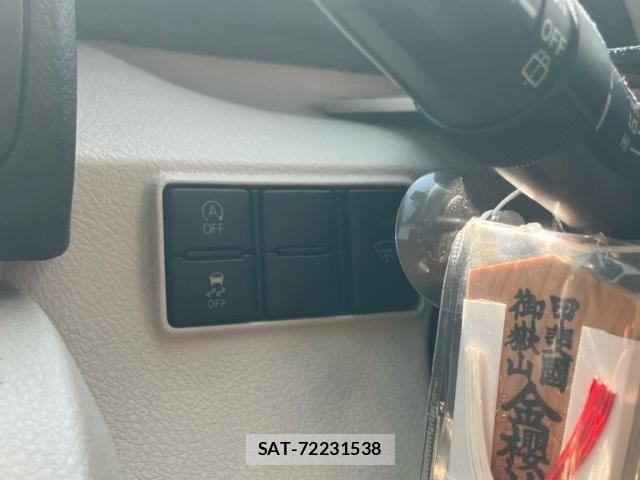 Toyota SIENTA 2016-01 8628885-17