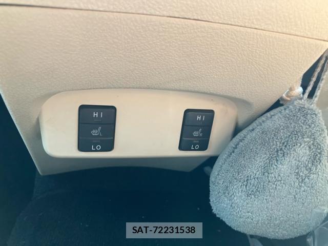 Toyota SIENTA 2016-01 8628885-25