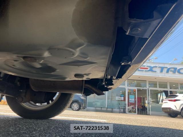 Toyota SIENTA 2016-01 8628885-7