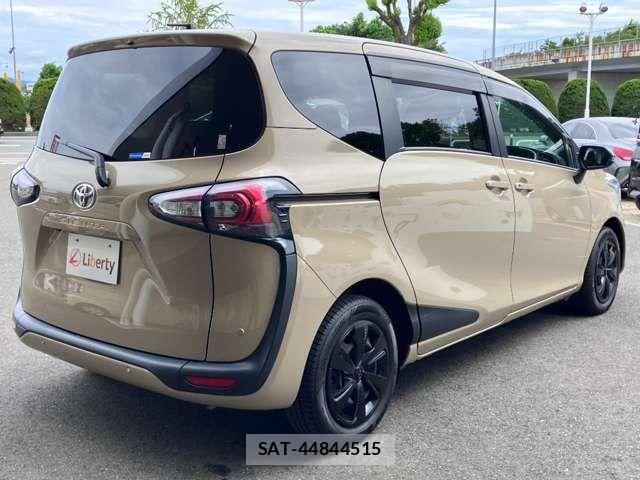 Toyota SIENTA 2021-11 8628866-16