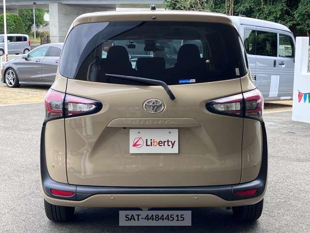 Toyota SIENTA 2021-11 8628866-17