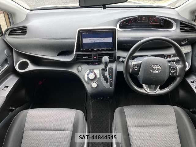 Toyota SIENTA 2021-11 8628866-1