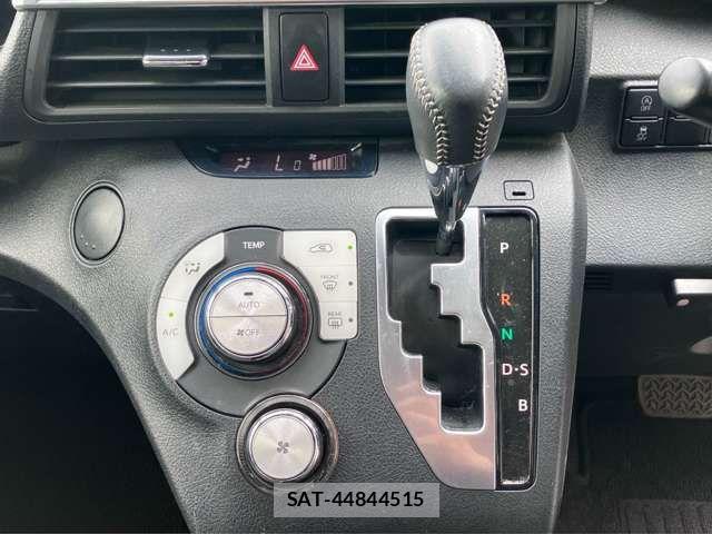 Toyota SIENTA 2021-11 8628866-4