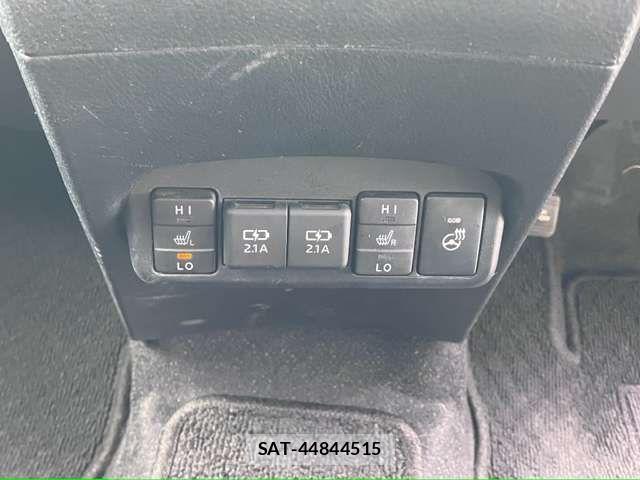 Toyota SIENTA 2021-11 8628866-5
