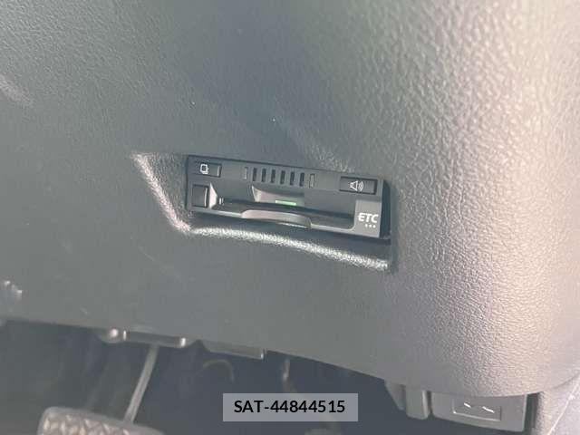 Toyota SIENTA 2021-11 8628866-6