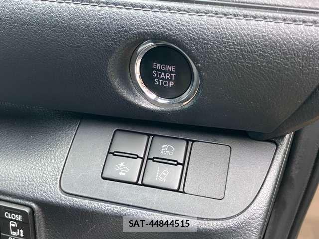 Toyota SIENTA 2021-11 8628866-8