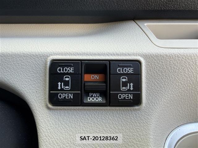 Toyota SIENTA 2016-12 8628882-7