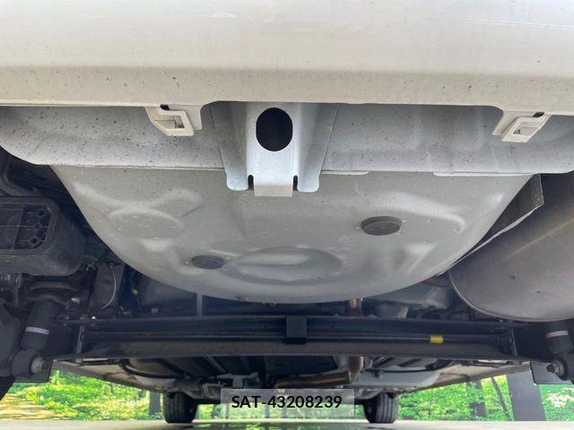 Toyota SIENTA 2016-09 8628867-19
