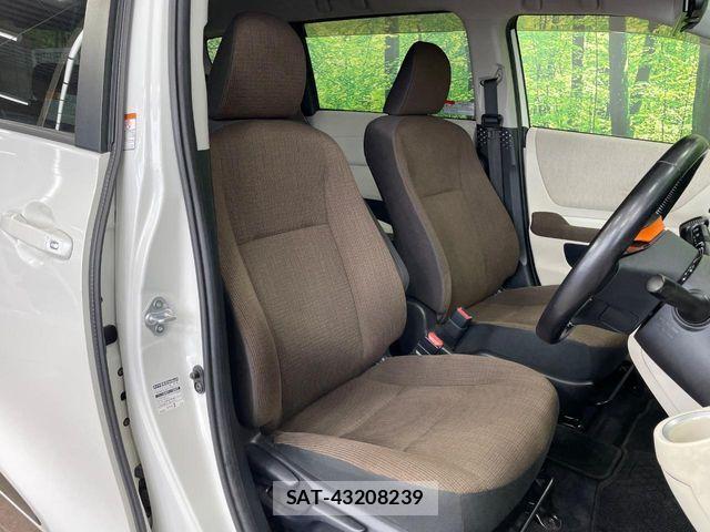 Toyota SIENTA 2016-09 8628867-7