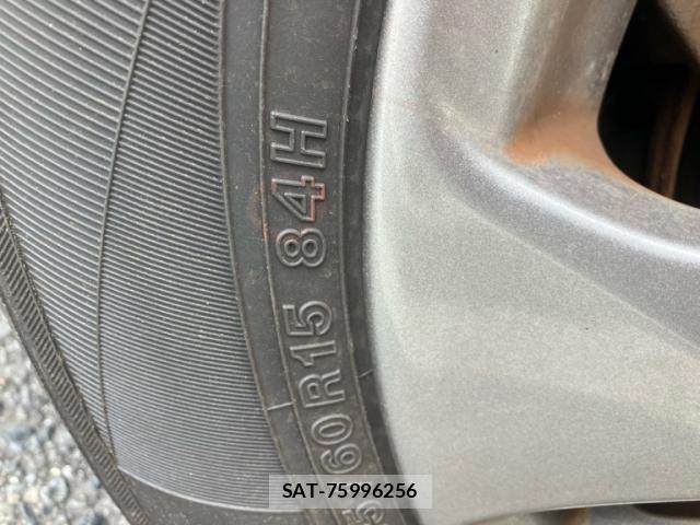 Toyota SIENTA 2015-09 8628883-10