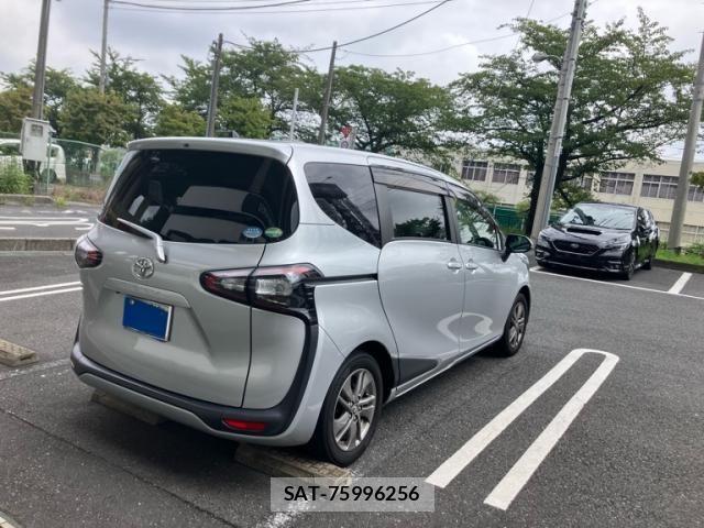 Toyota SIENTA 2015-09 8628883-3