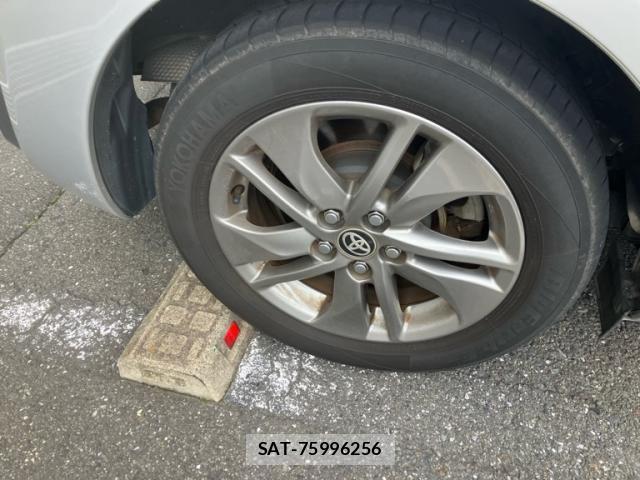 Toyota SIENTA 2015-09 8628883-6