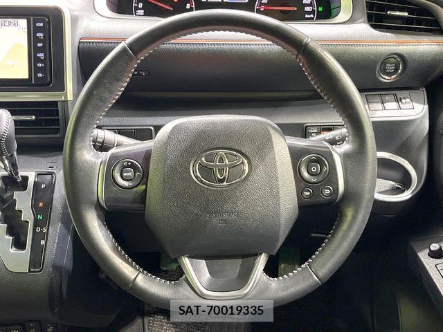 Toyota SIENTA 2021-07 8628865-11