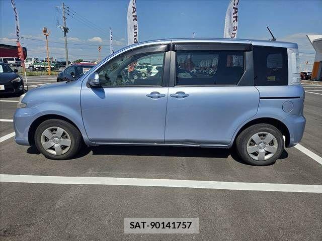 Toyota SIENTA 2014-02 8628884-12