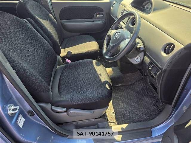 Toyota SIENTA 2014-02 8628884-16