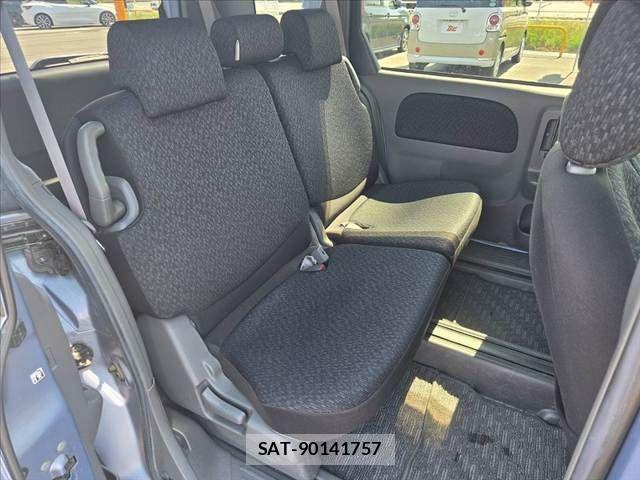 Toyota SIENTA 2014-02 8628884-18