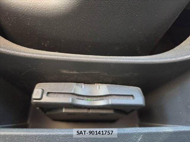 Toyota SIENTA 2014-02 8628884-24