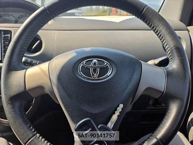 Toyota SIENTA 2014-02 8628884-27