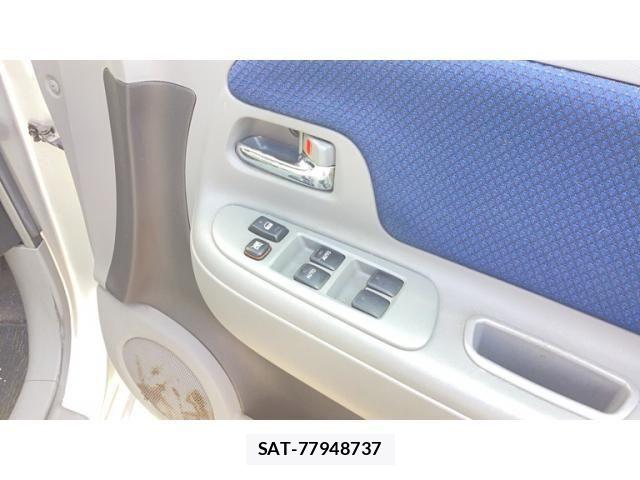 Toyota SIENTA 2005-01 8628889-11