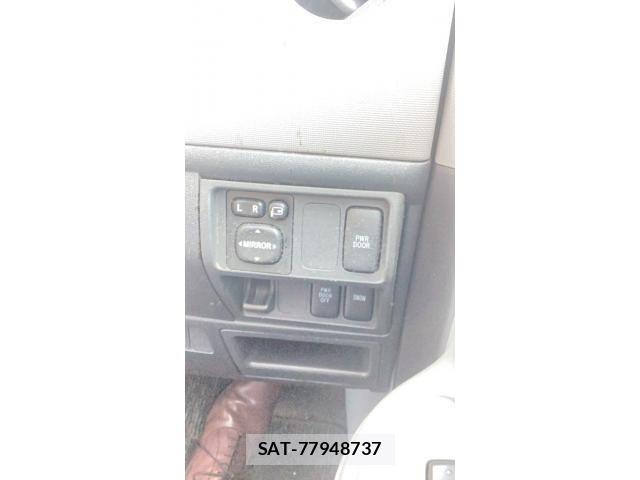 Toyota SIENTA 2005-01 8628889-14