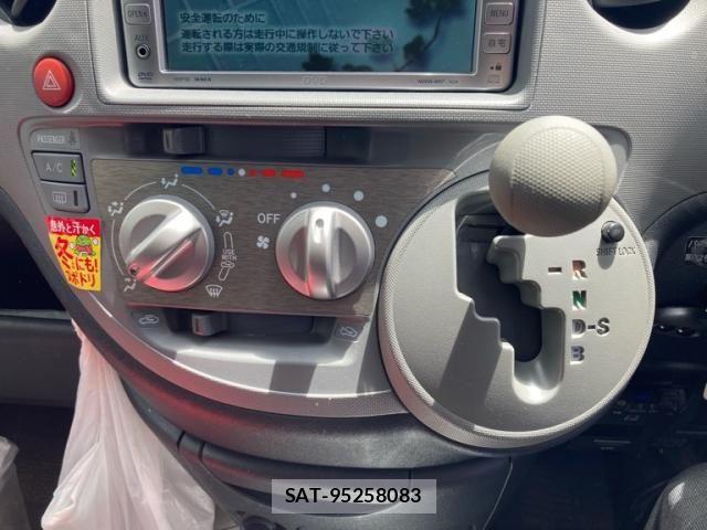 Toyota SIENTA 2007-09 8628888-12