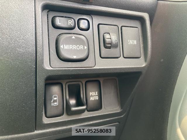 Toyota SIENTA 2007-09 8628888-16