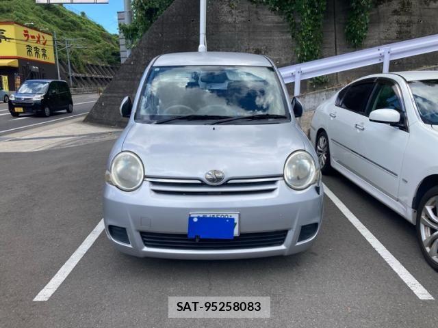 Toyota SIENTA 2007-09 8628888-1