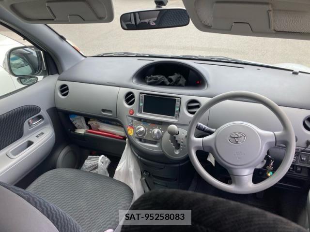 Toyota SIENTA 2007-09 8628888-3