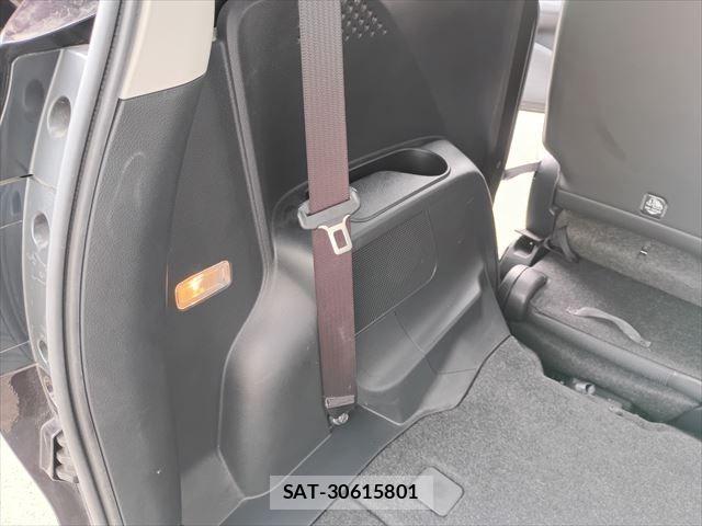 Toyota SIENTA 2017-11 8628877-12