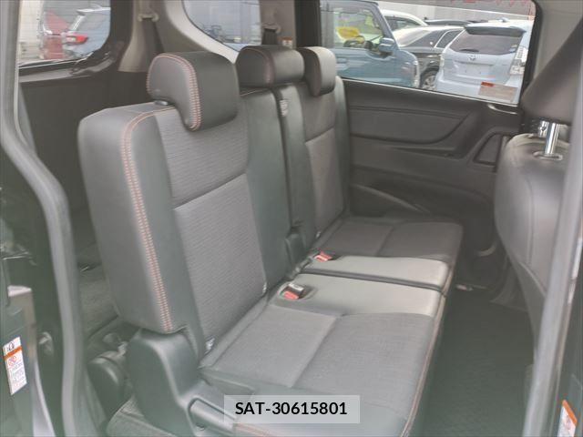 Toyota SIENTA 2017-11 8628877-13