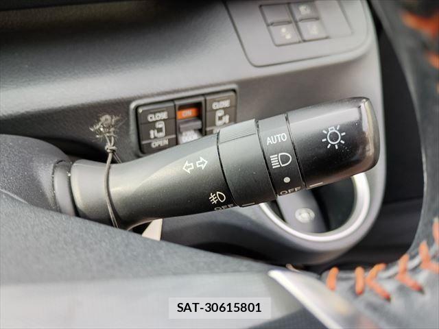 Toyota SIENTA 2017-11 8628877-22