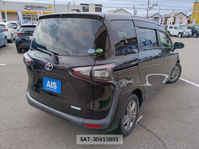 Toyota SIENTA 2017-11 8628877-2